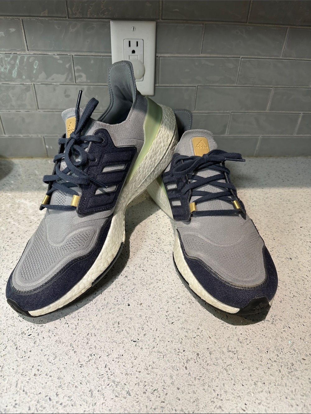 Adidas ultraboost 22 Men’s Gray, Navy & Light Green Running Sneakers size 14